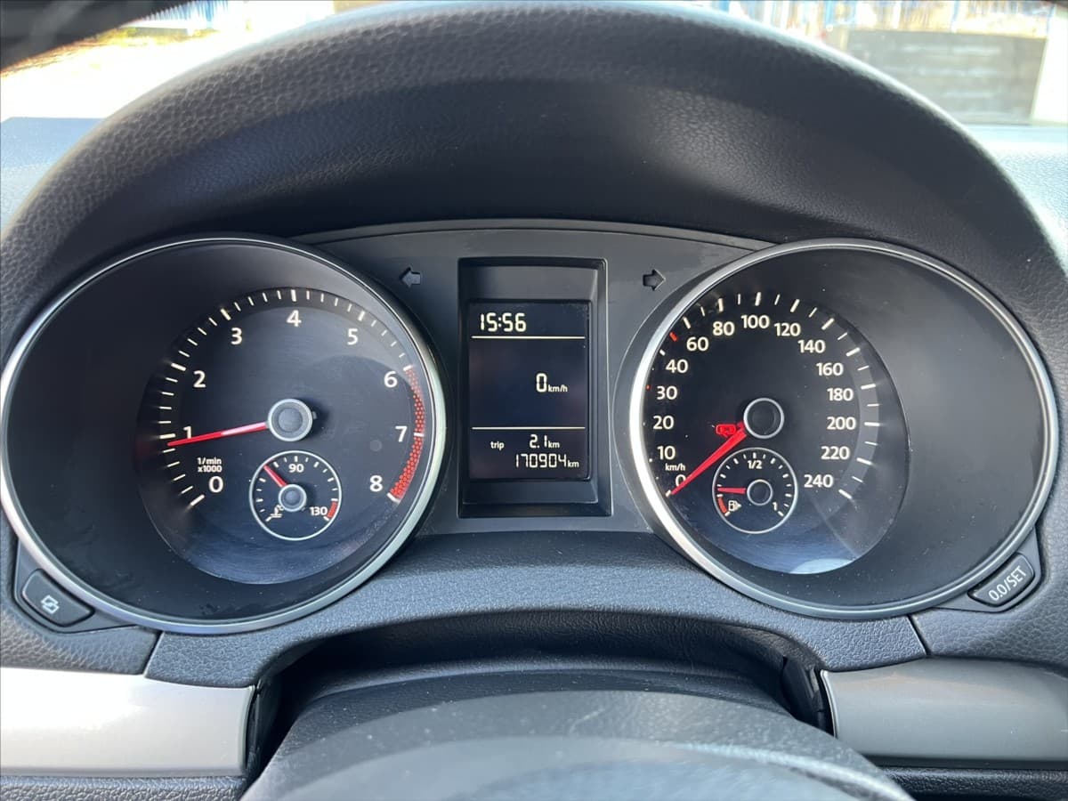 2009 Volkswagen Golf - 11