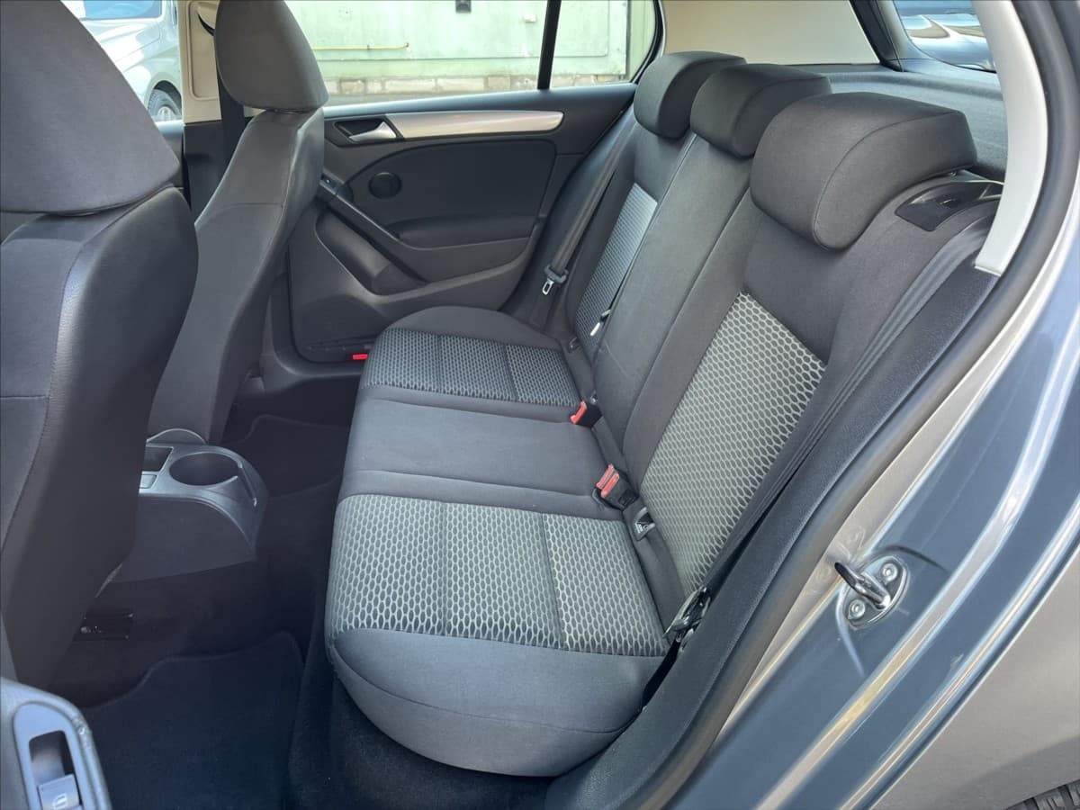 2009 Volkswagen Golf - 15