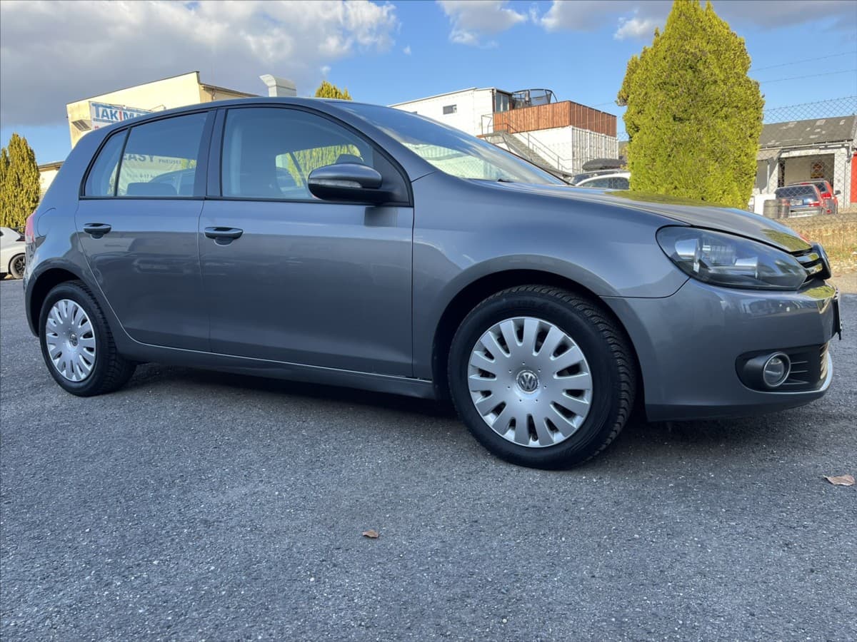 2009 Volkswagen Golf - 4
