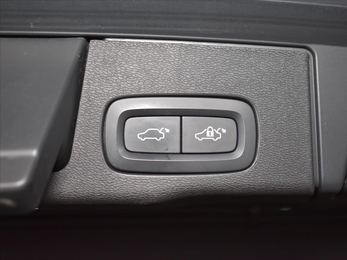 2022 Volvo Xc60 - 13