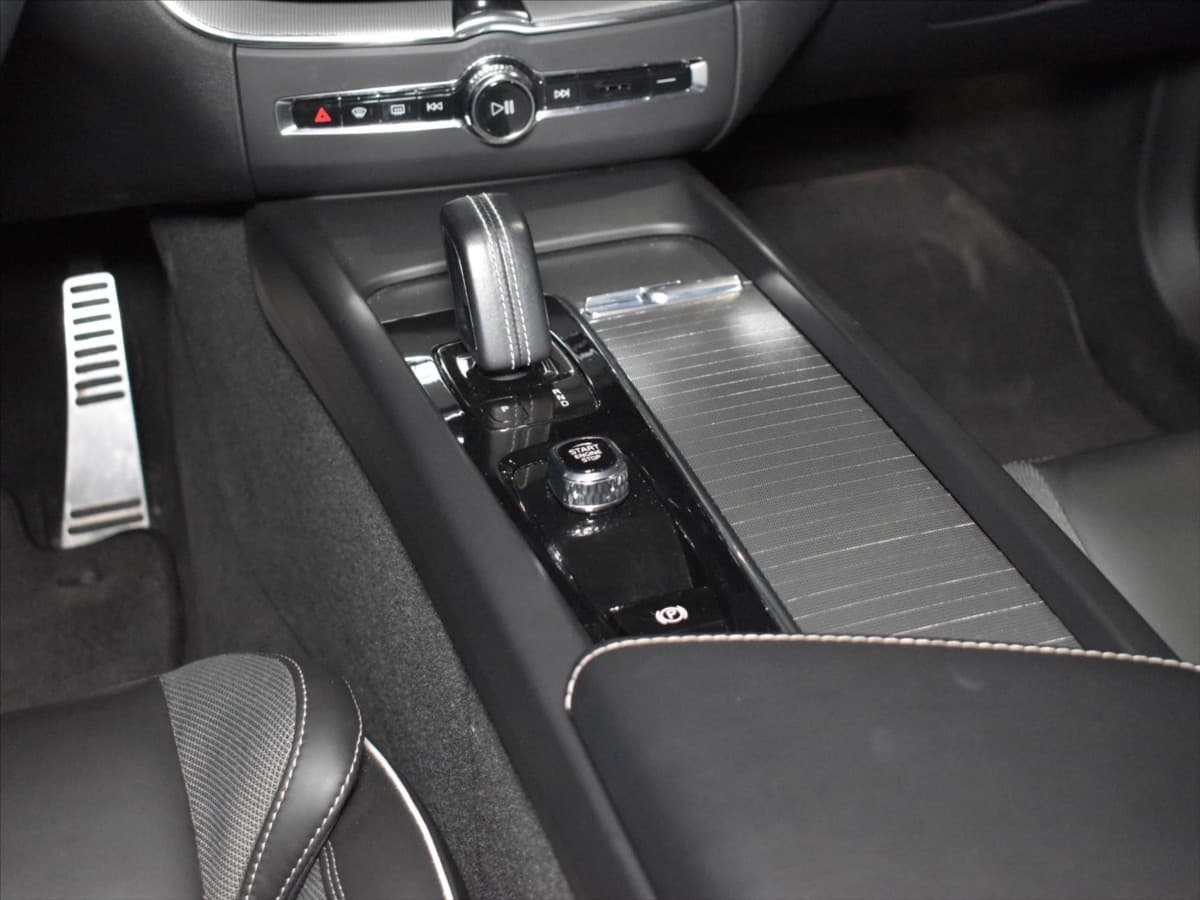 2022 Volvo Xc60 - 16