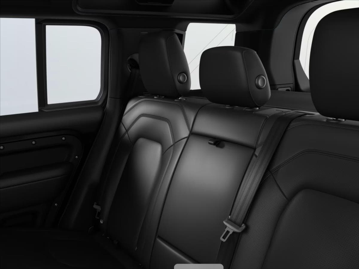 2026 Land Rover Defender - 7