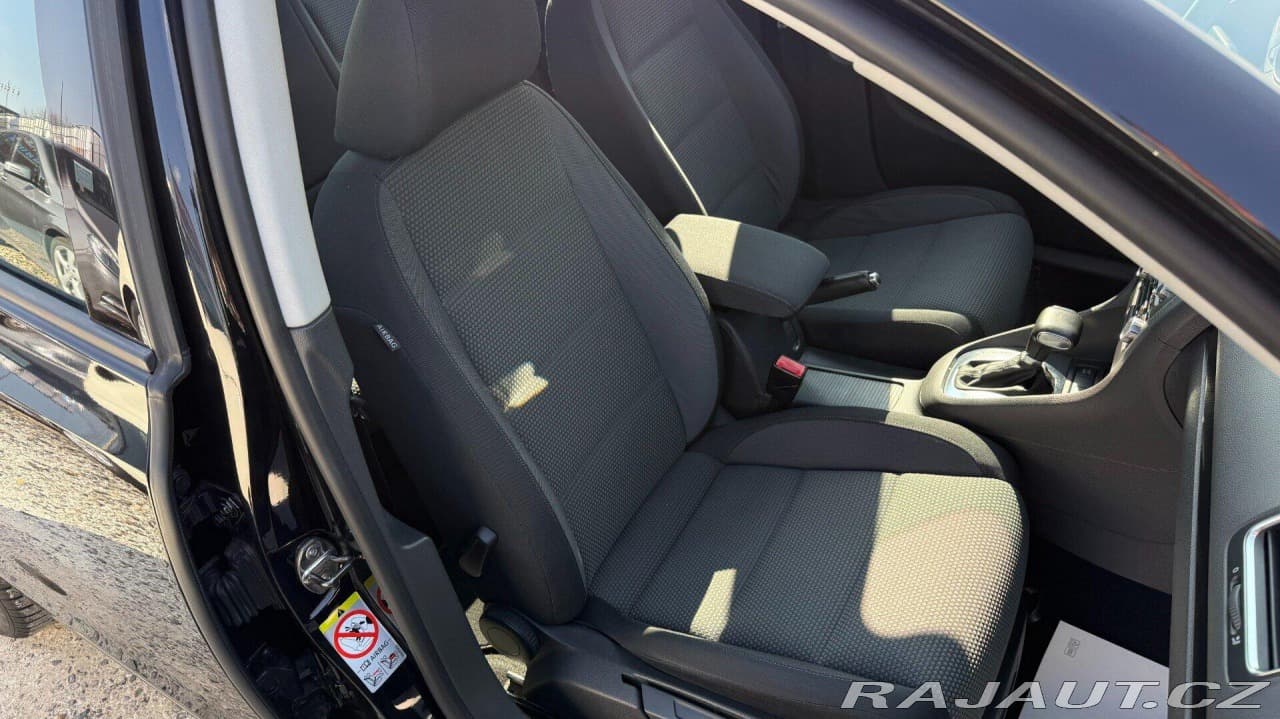 2009 Volkswagen Golf - 15