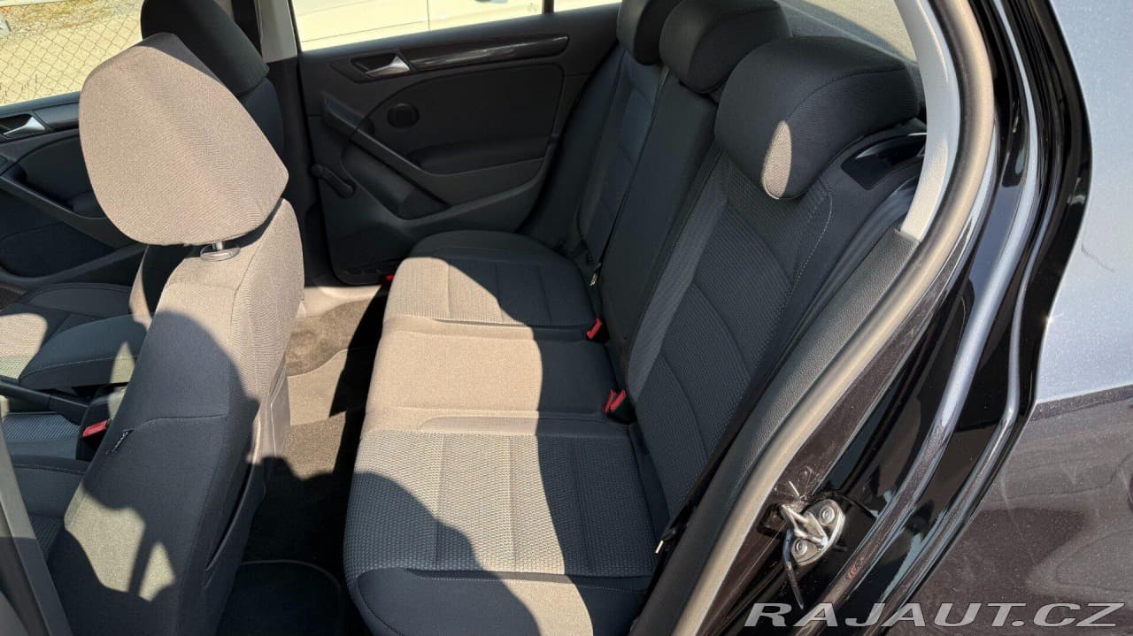 2009 Volkswagen Golf - 17