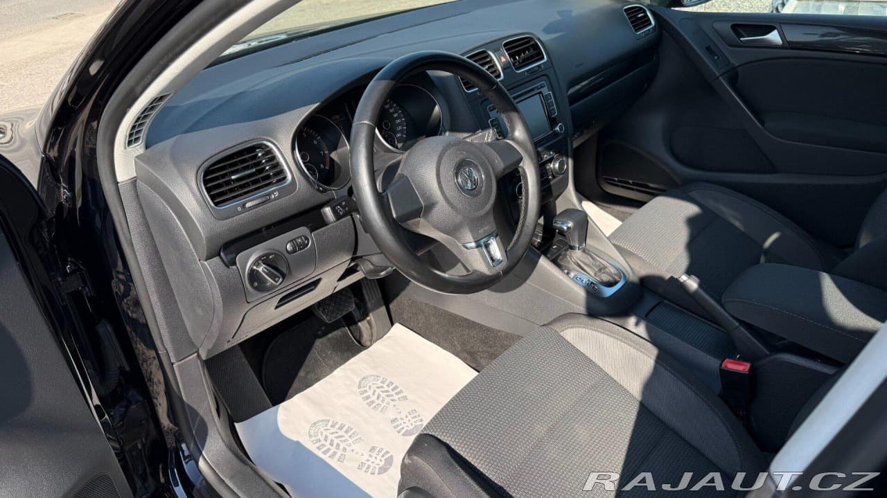 2009 Volkswagen Golf - 8