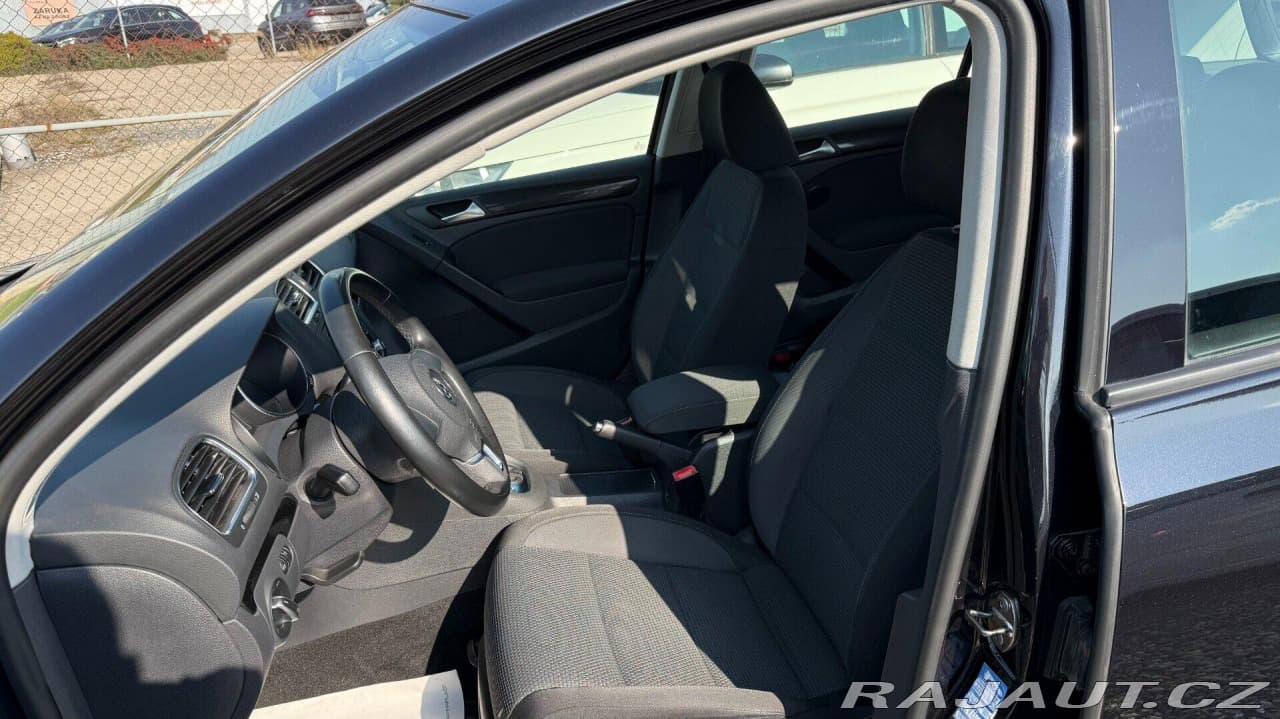 2009 Volkswagen Golf - 9