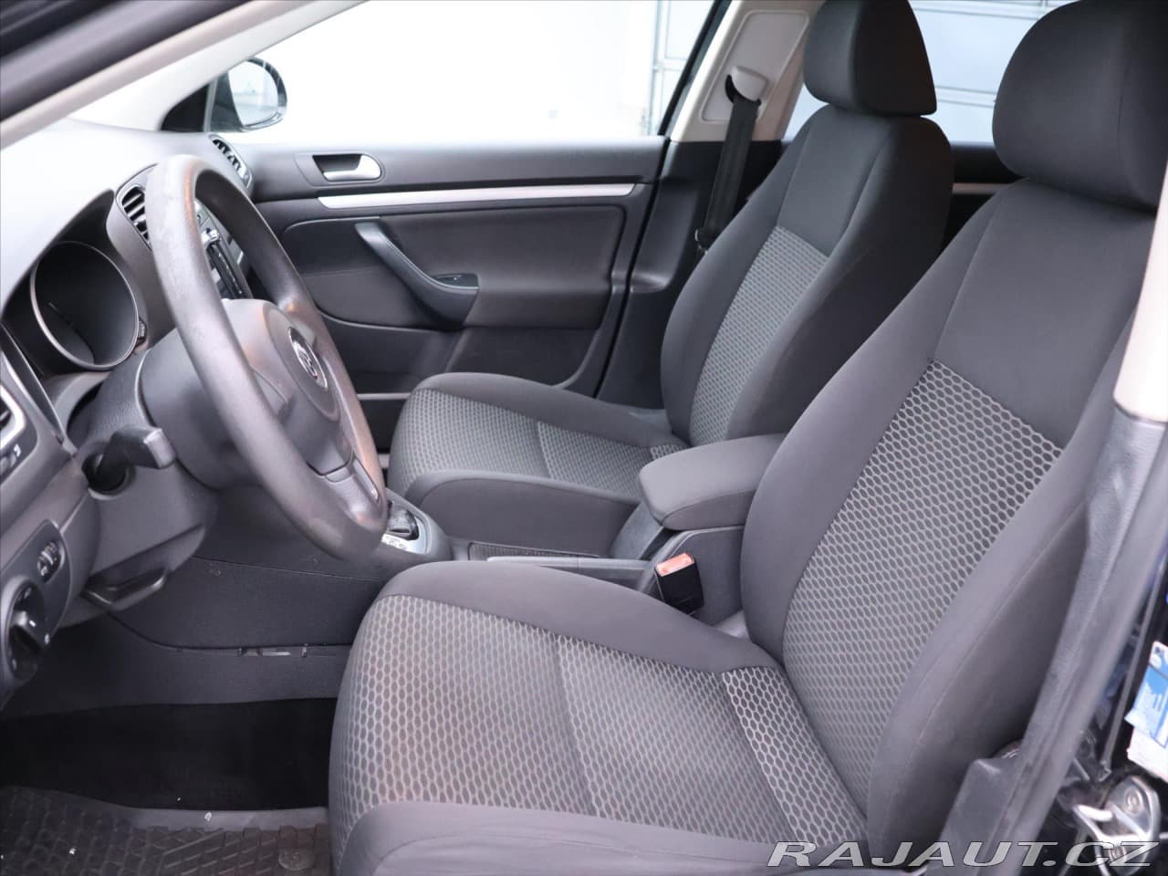 2013 Volkswagen Golf - 10