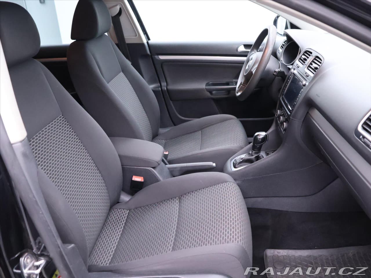 2013 Volkswagen Golf - 11