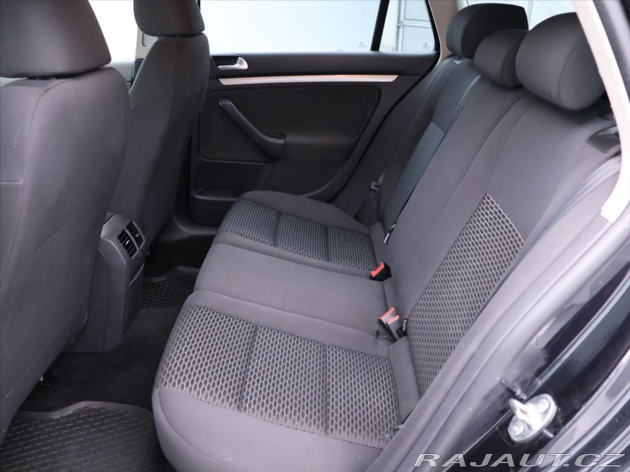 2013 Volkswagen Golf - 13