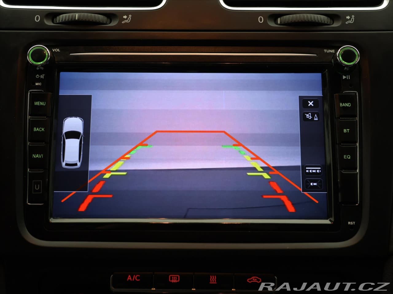 2013 Volkswagen Golf - 18