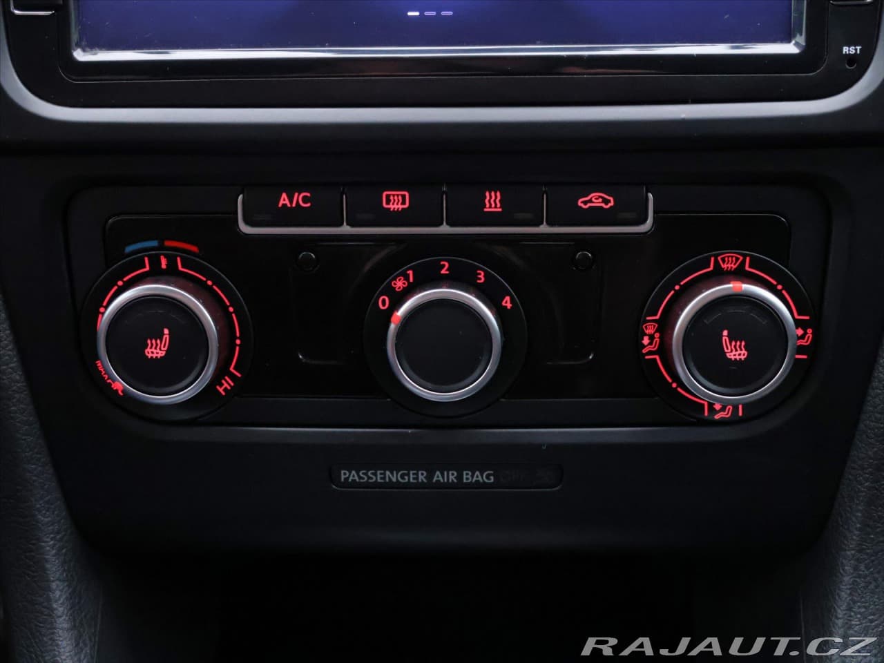 2013 Volkswagen Golf - 19