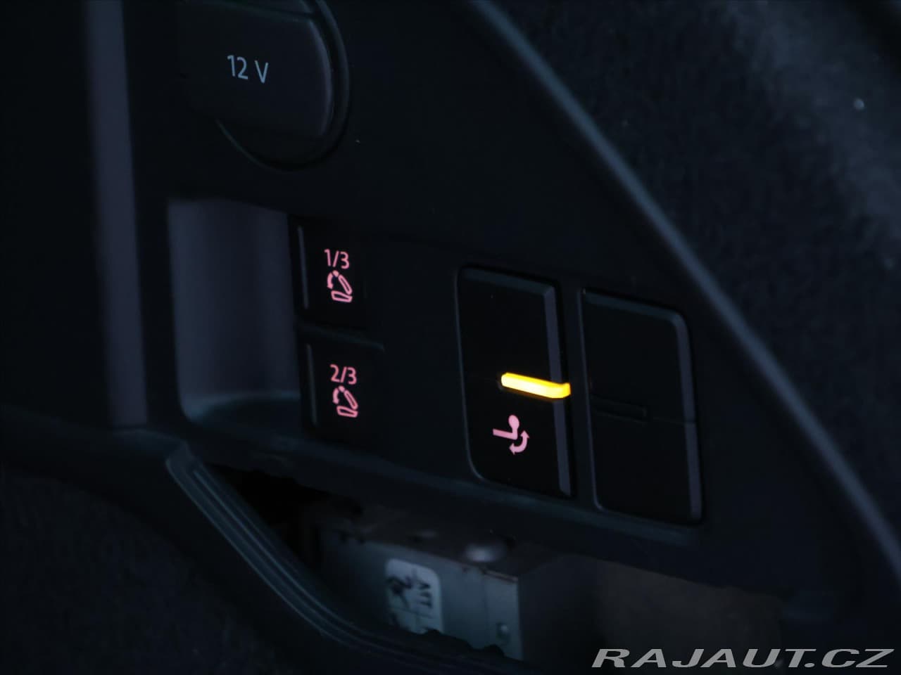 2010 Volkswagen Touareg - 11