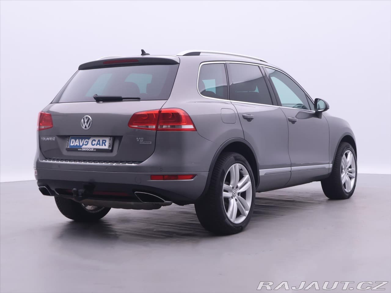 2010 Volkswagen Touareg - 7