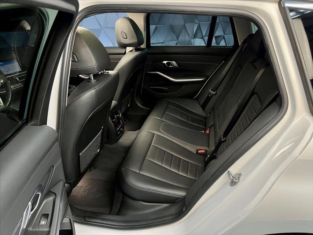 2020 BMW 3-Series - 12