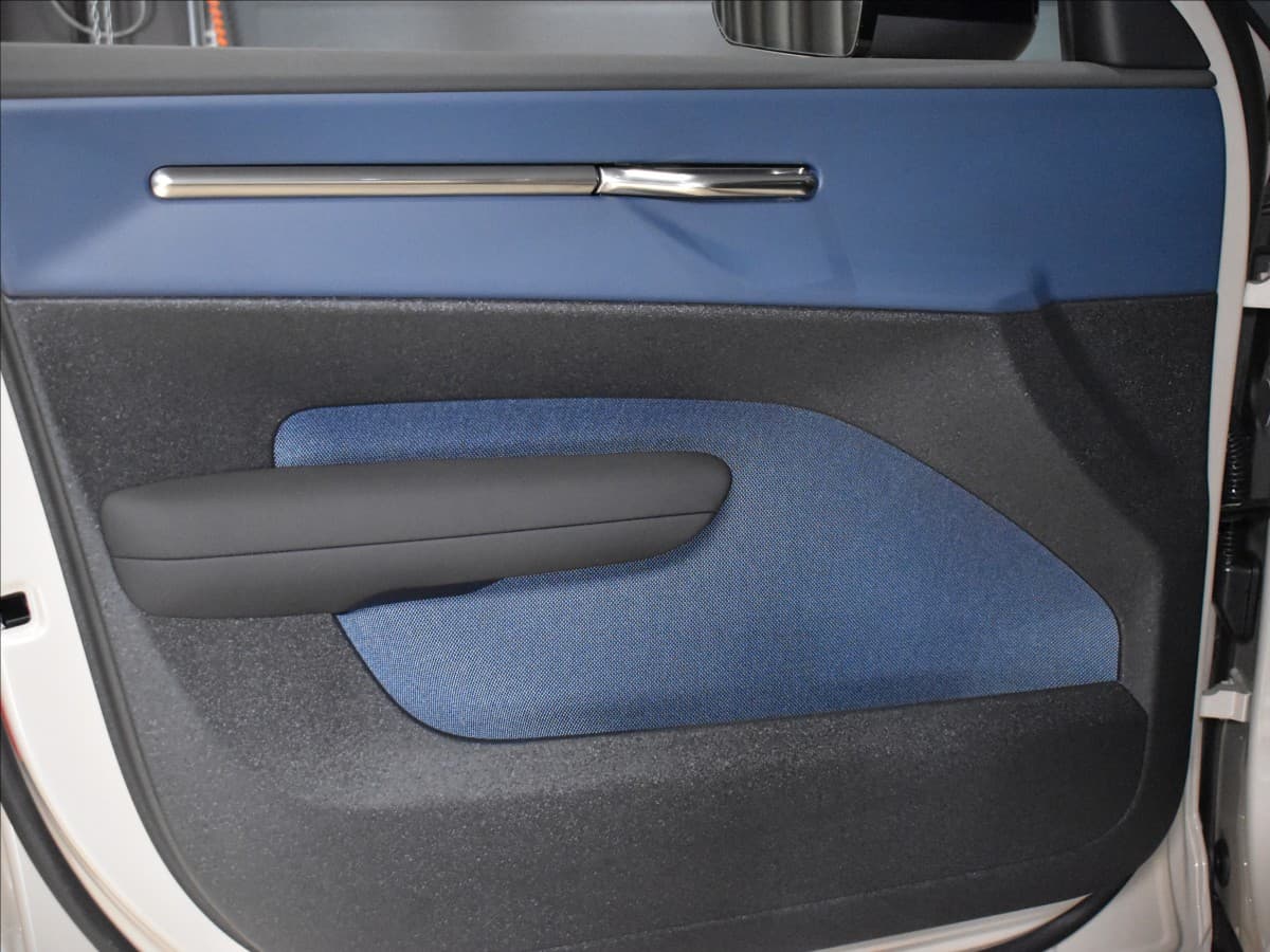 2025 Volvo EX30 - 13