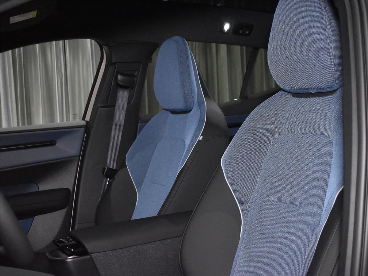 2025 Volvo EX30 - 15
