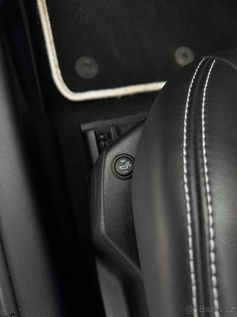 2019 Ford Mustang - 18