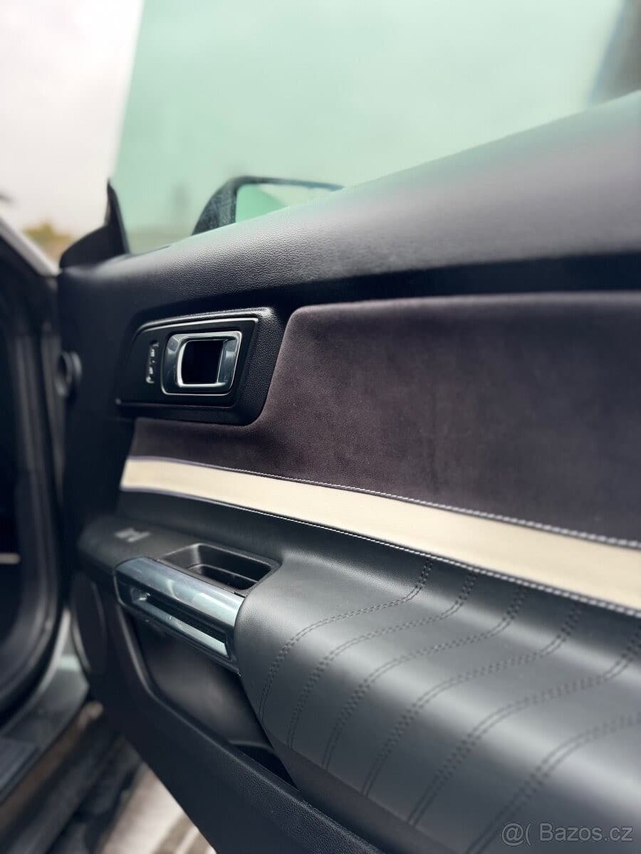 2019 Ford Mustang - 7