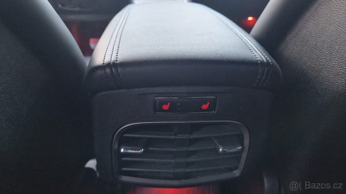 2017 Lincoln Ostatní - 11