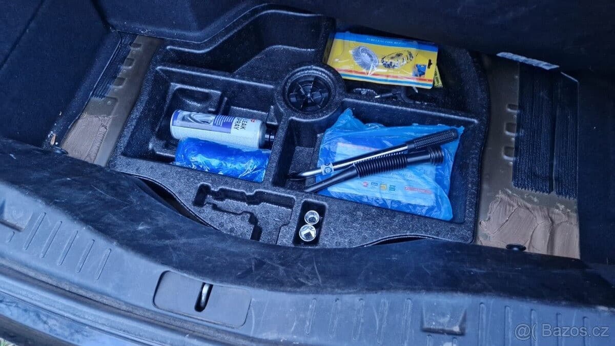 2017 Lincoln Ostatní - 9