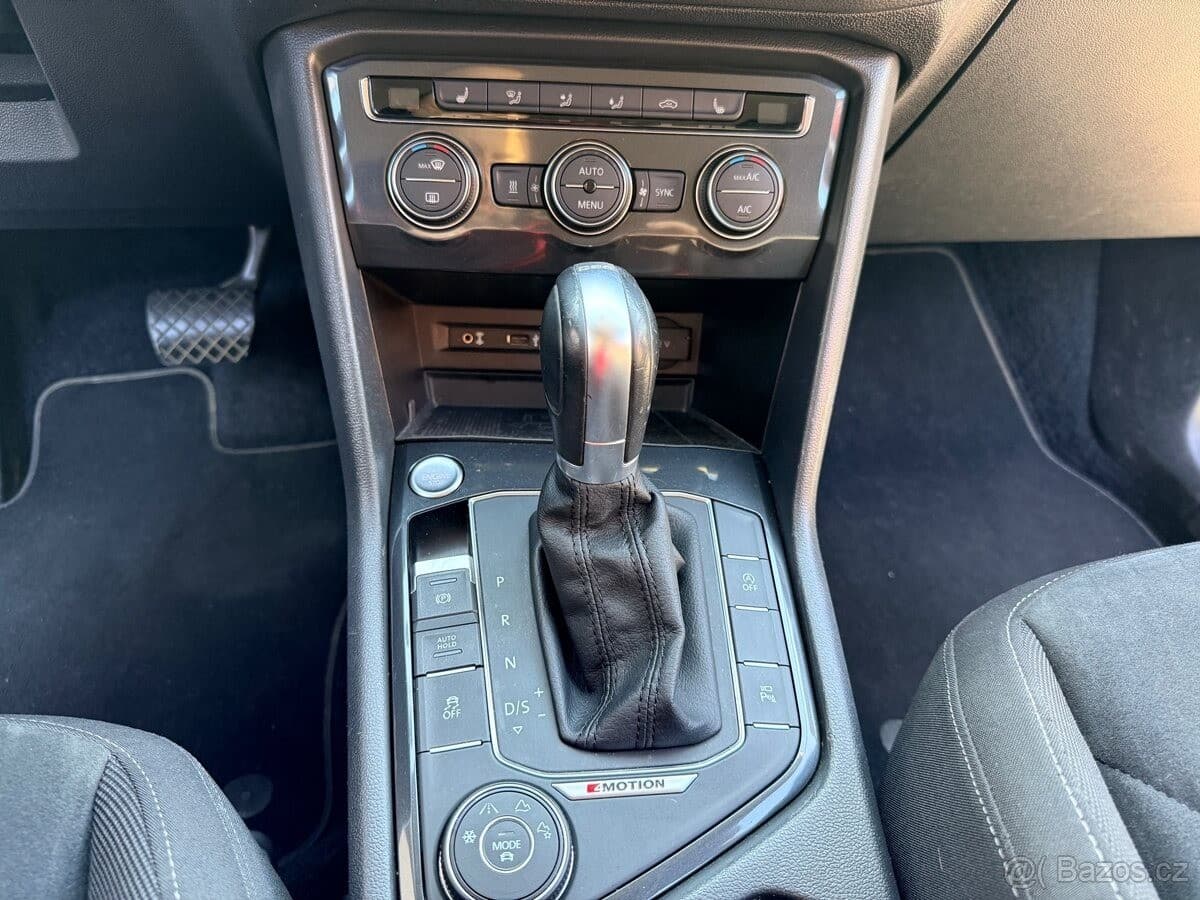 2018 Volkswagen Tiguan - 11