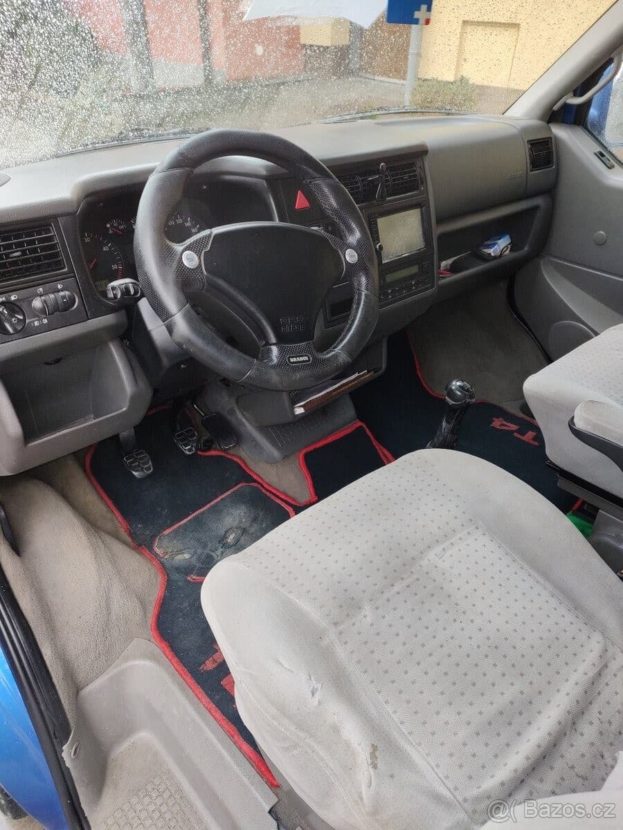 Volkswagen Multivan - 16