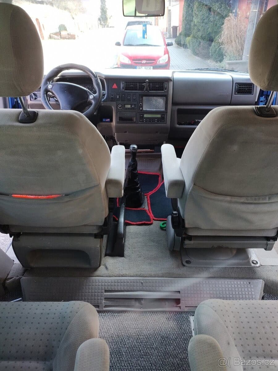 Volkswagen Multivan - 17