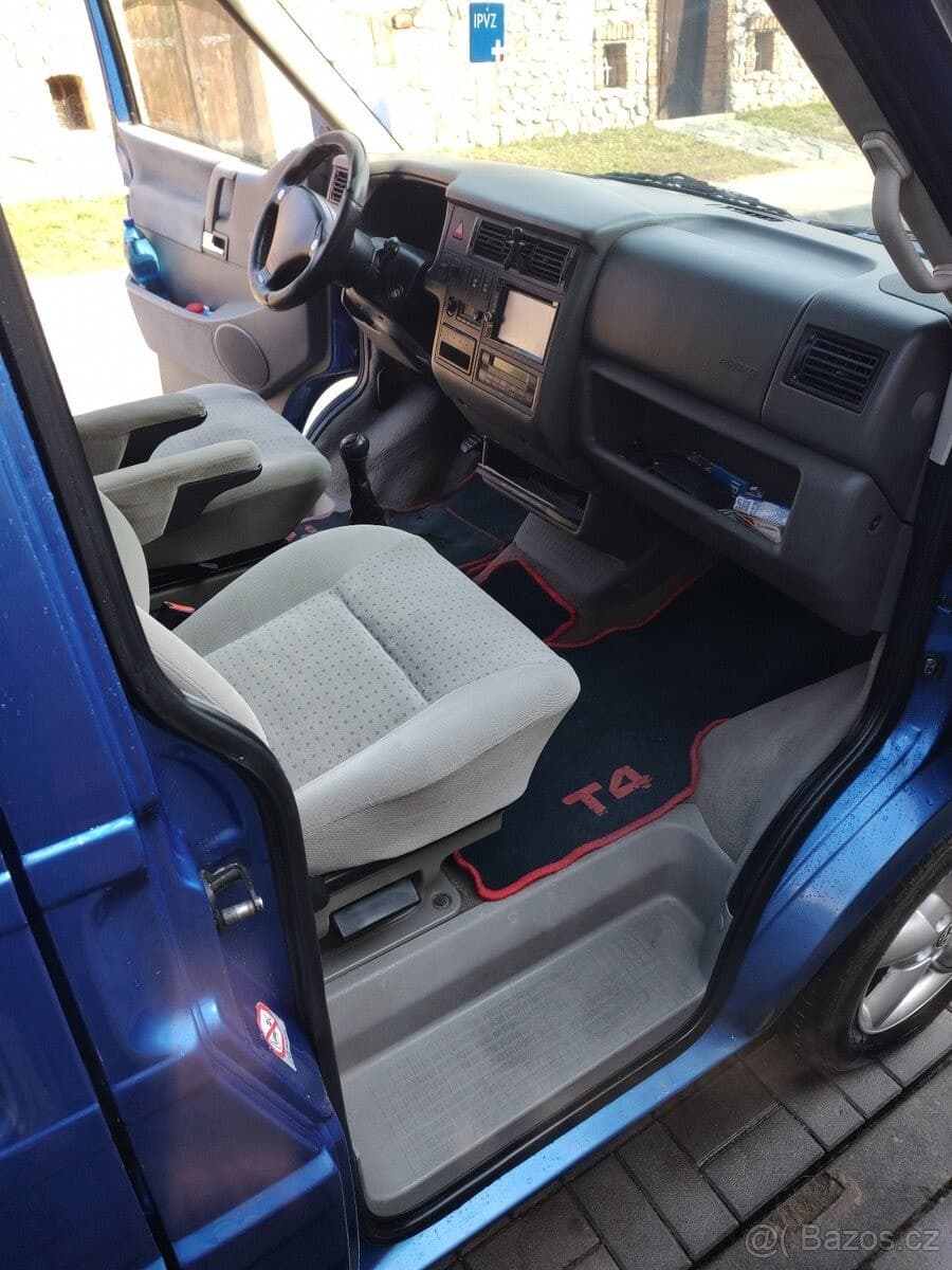 2010 Volkswagen Tiguan - 15