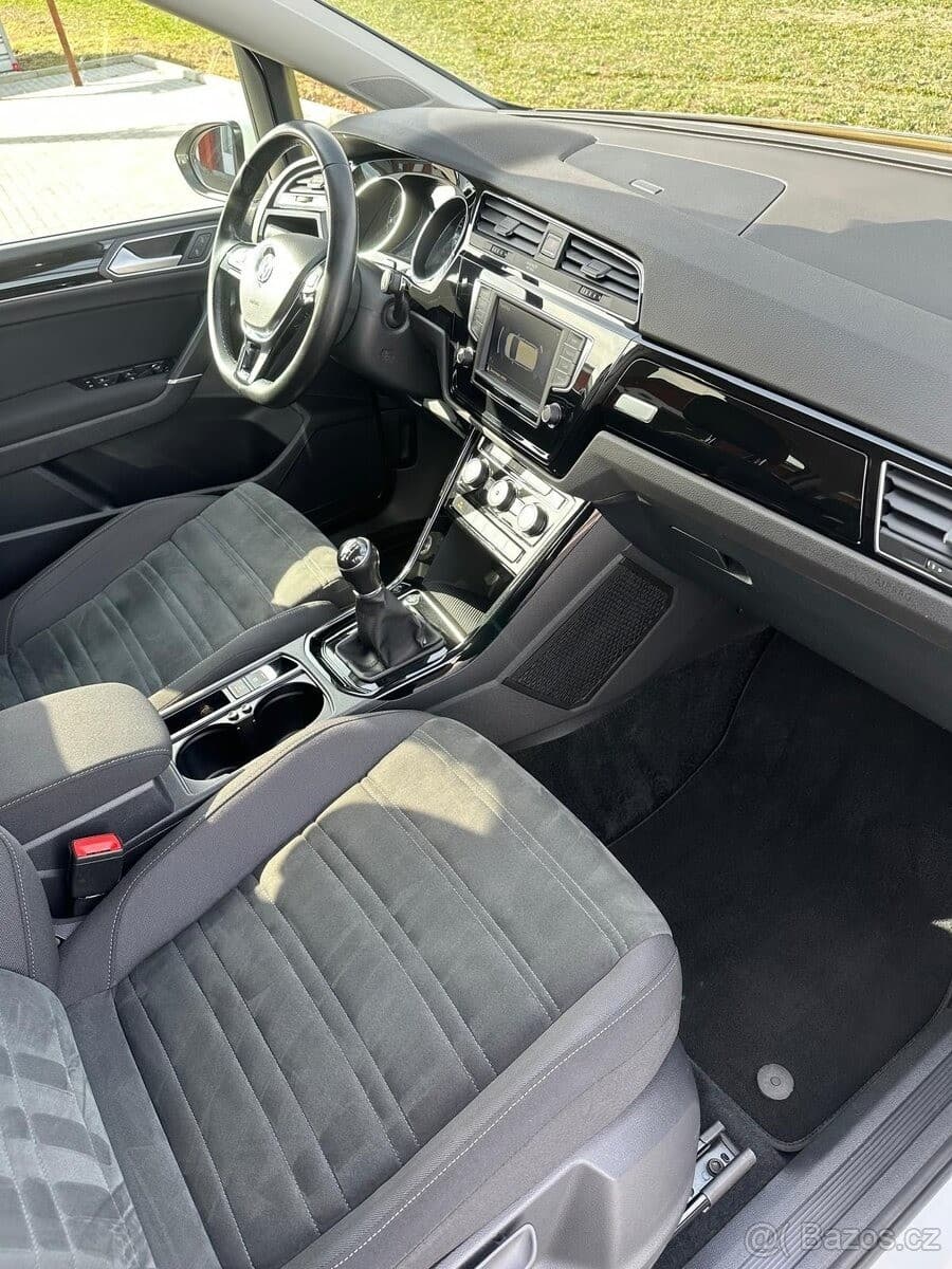 2017 Volkswagen Touran - 3