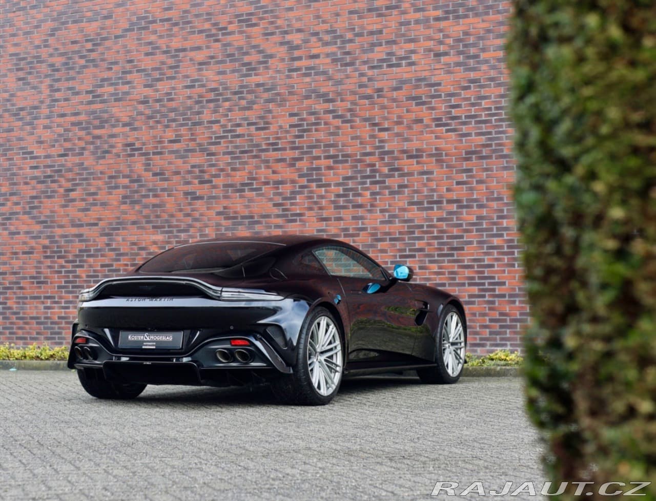 2025 Aston Martin V8 Vantage - 14