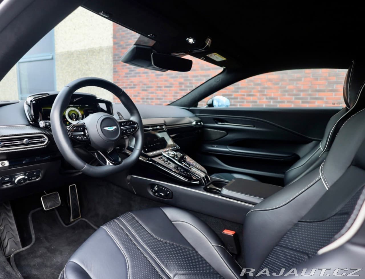 2025 Aston Martin V8 Vantage - 19