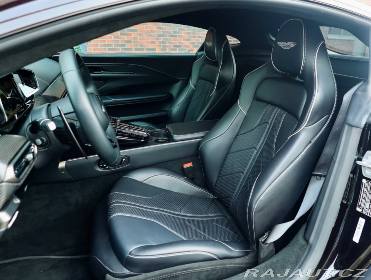 2025 Aston Martin V8 Vantage - 20