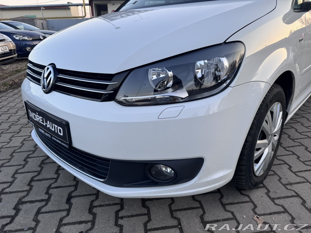 2012 Volkswagen Touran - 9
