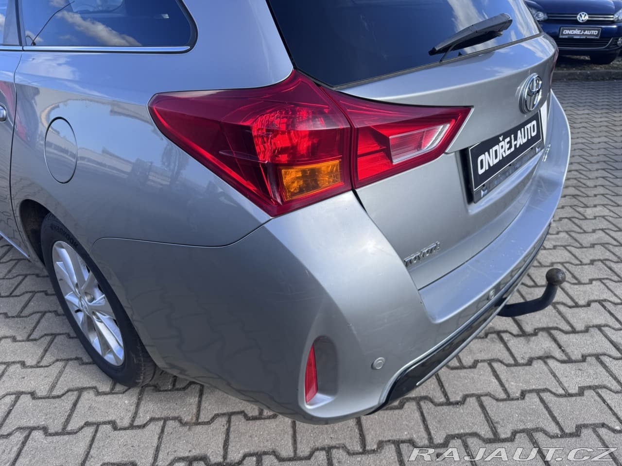 2013 Toyota Auris - 12