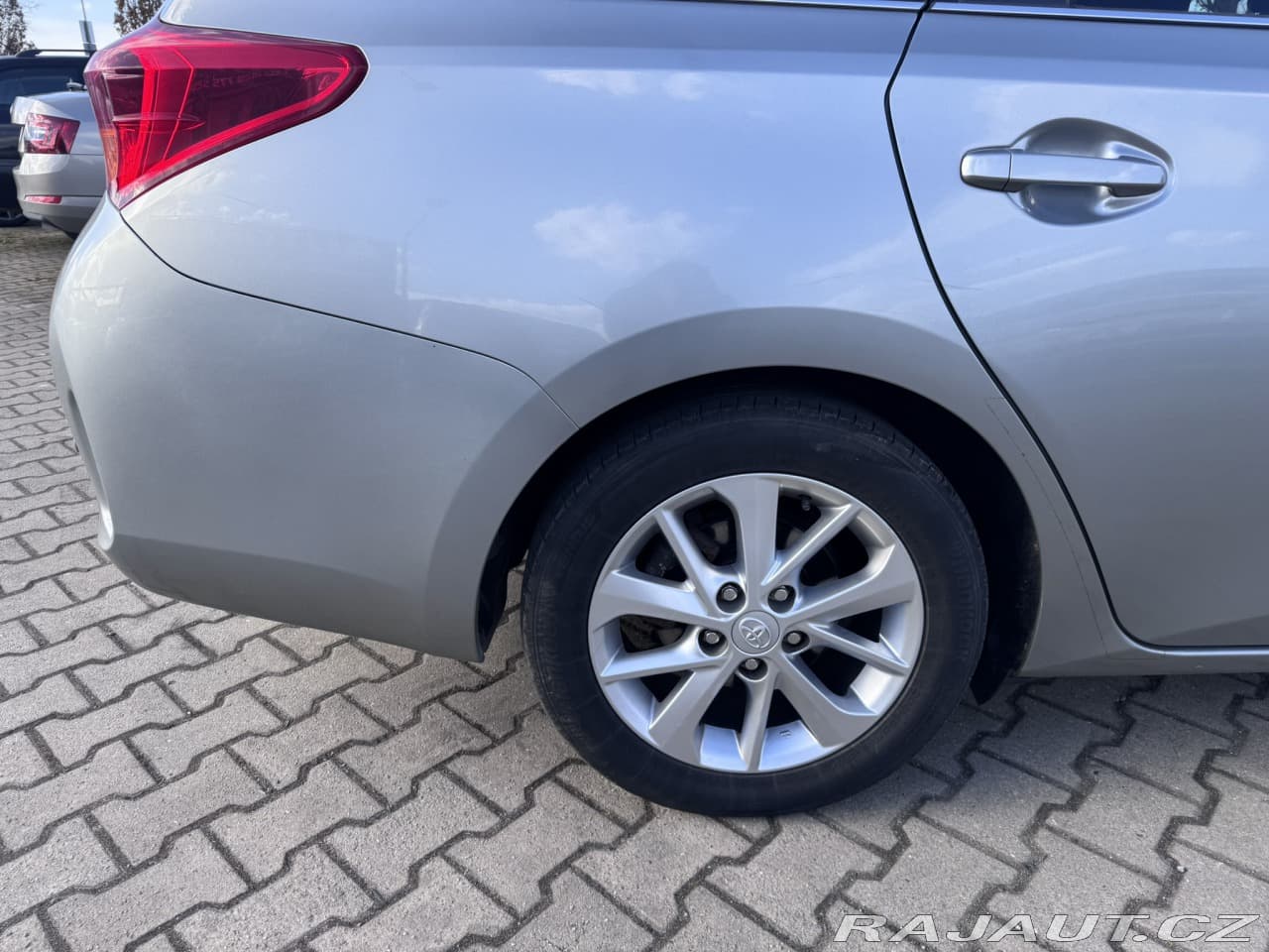 2013 Toyota Auris - 15