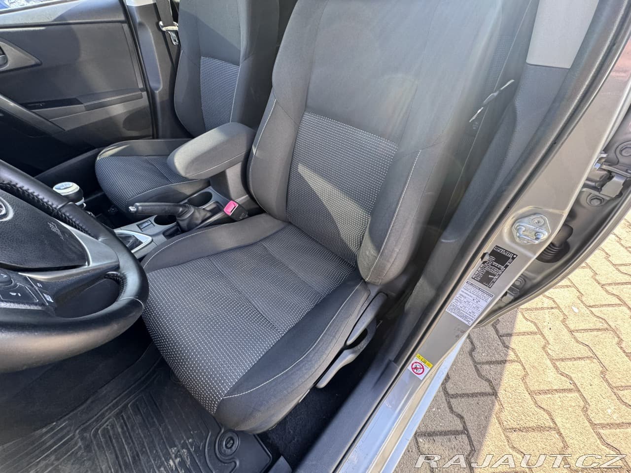 2013 Toyota Auris - 18