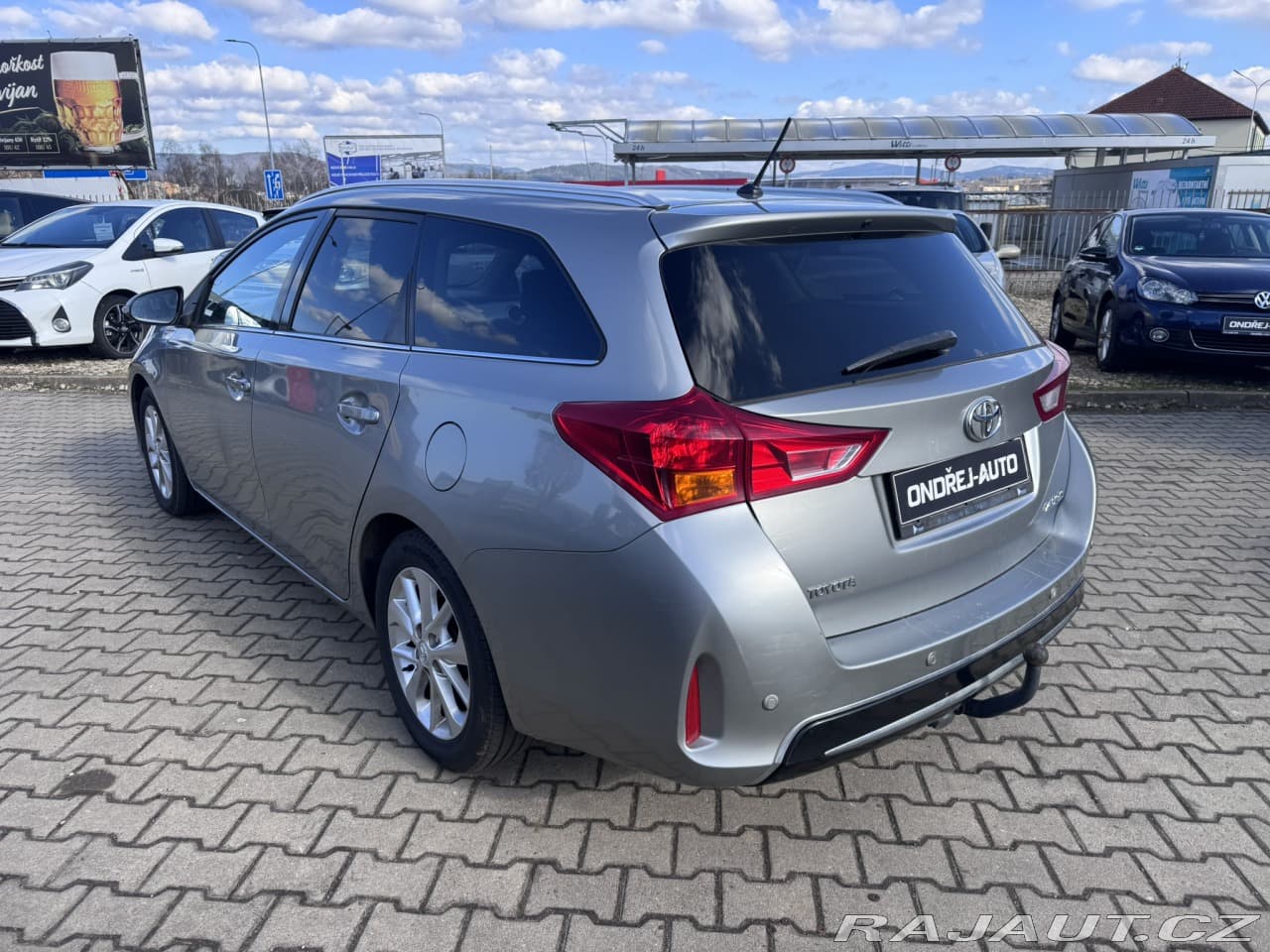 2013 Toyota Auris - 4