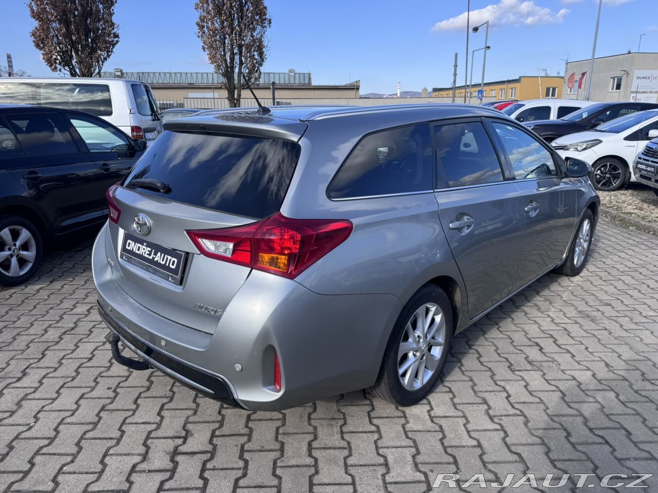 2013 Toyota Auris - 6