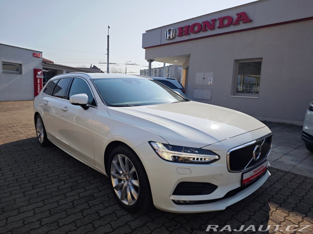 Volvo V90 2.0 D4 FWD Momentum 140kW