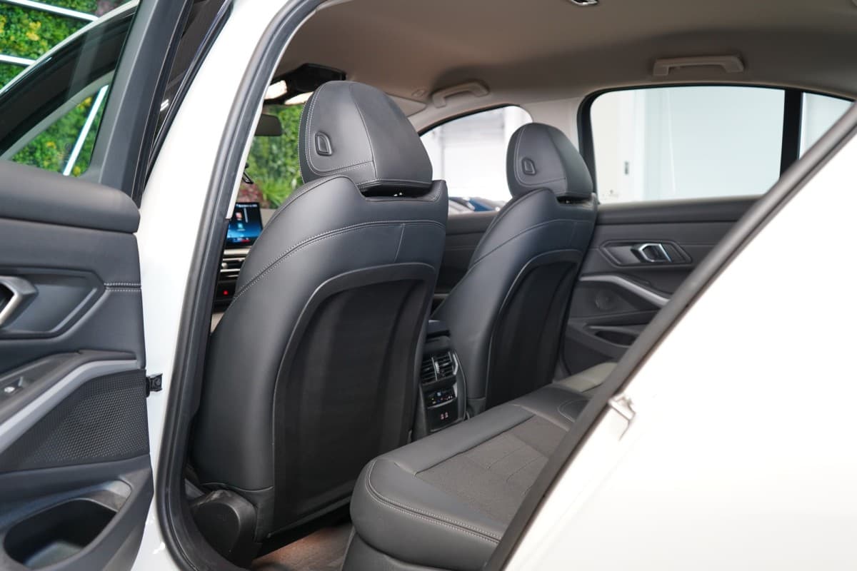 2024 BMW 3-Series - 13