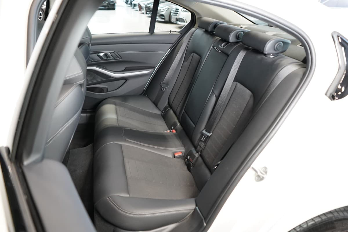 2024 BMW 3-Series - 15