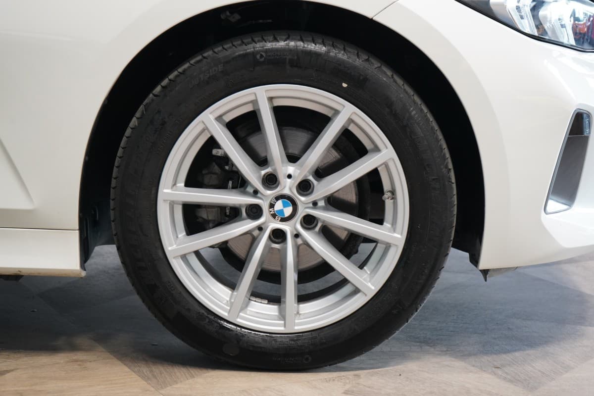 2024 BMW 3-Series - 9