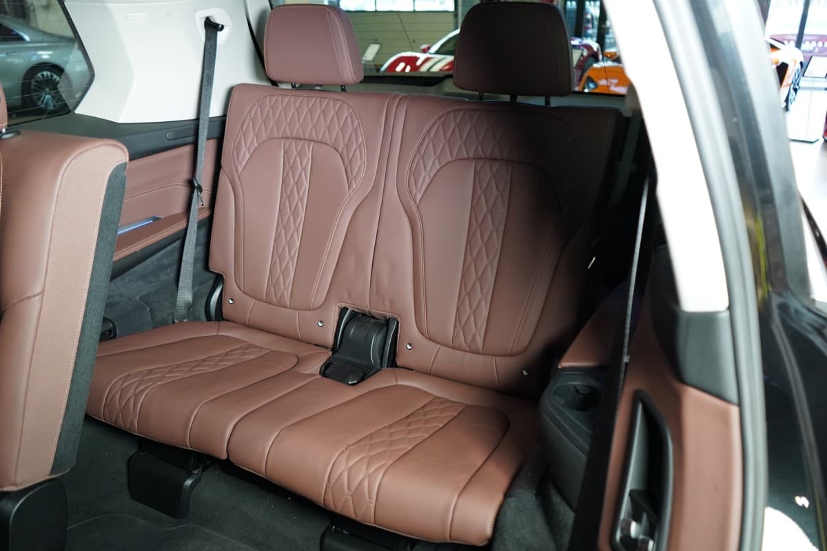 2023 BMW X7 - 16