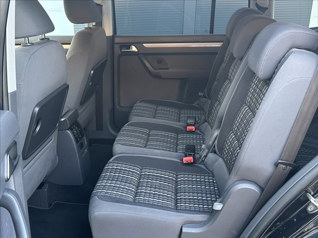 2011 Volkswagen Touran - 13