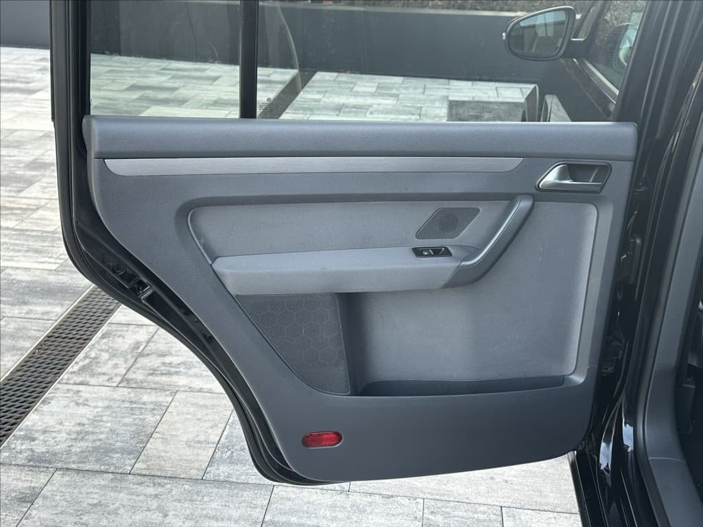 2011 Volkswagen Touran - 14