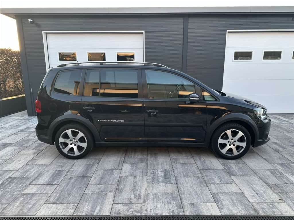 2011 Volkswagen Touran - 4