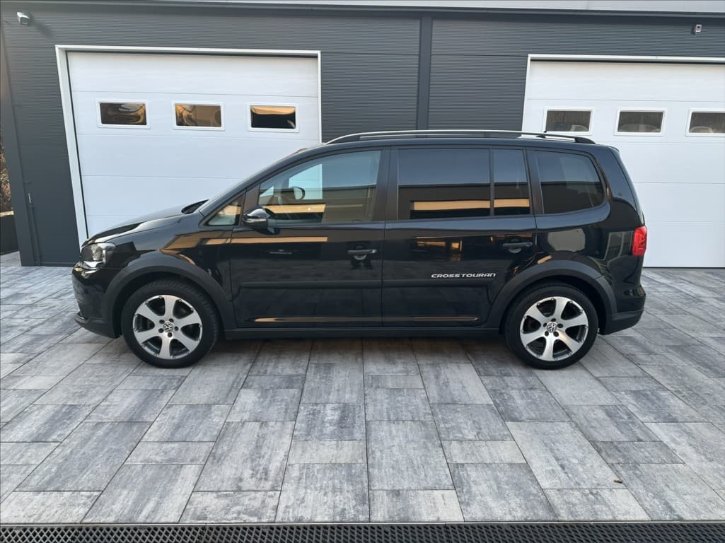 2011 Volkswagen Touran - 9