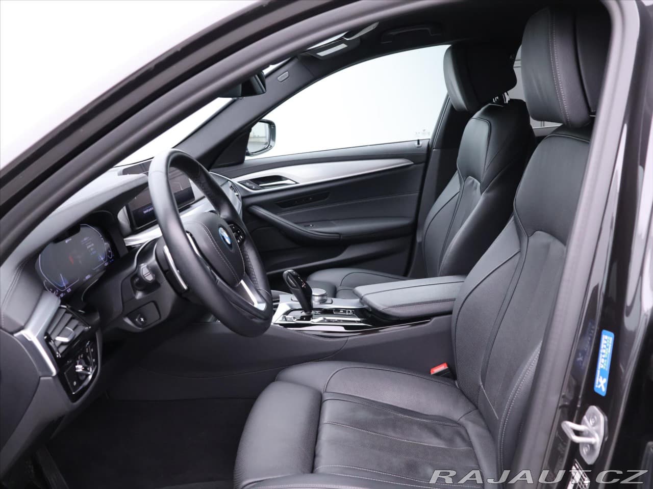 2022 BMW 5-Series - 12