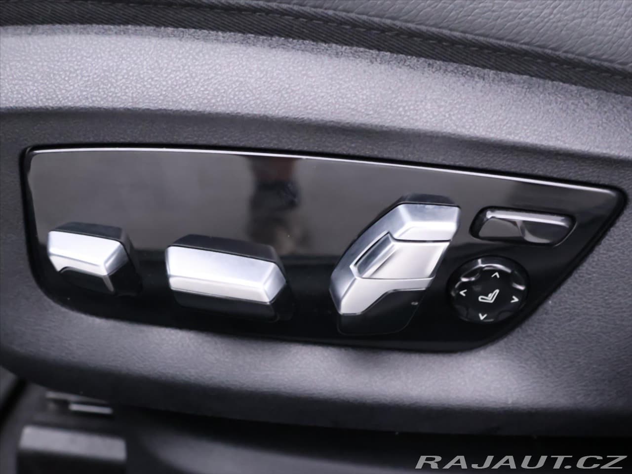 2022 BMW 5-Series - 18