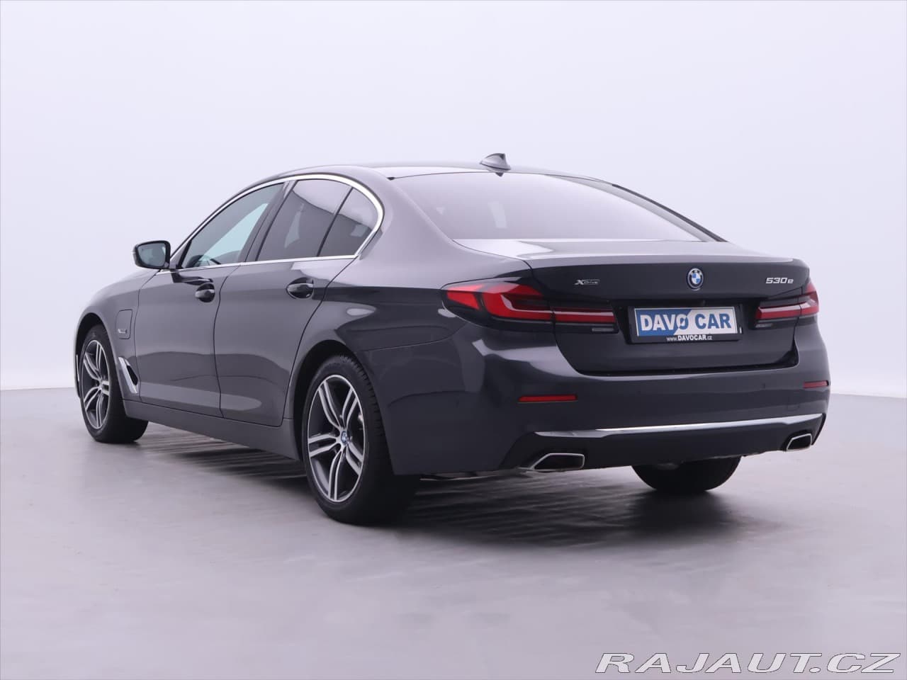 2022 BMW 5-Series - 5